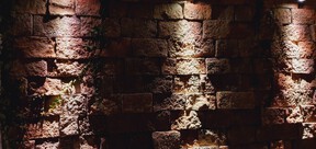 Scheuermann-Naturstein-Showroom-Mauern-Schicht-System-26